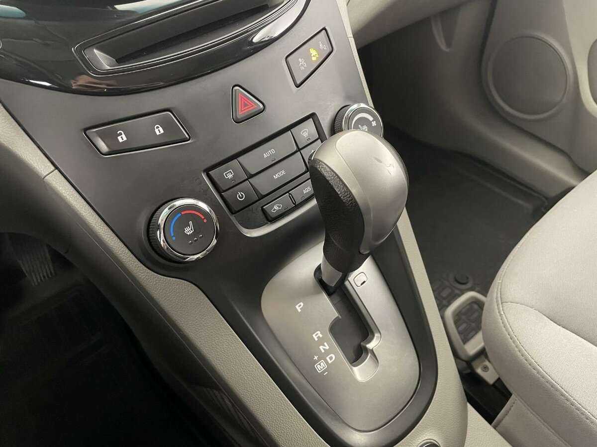 Б/У Шевроле Орландо 2013 года. Фото: #12