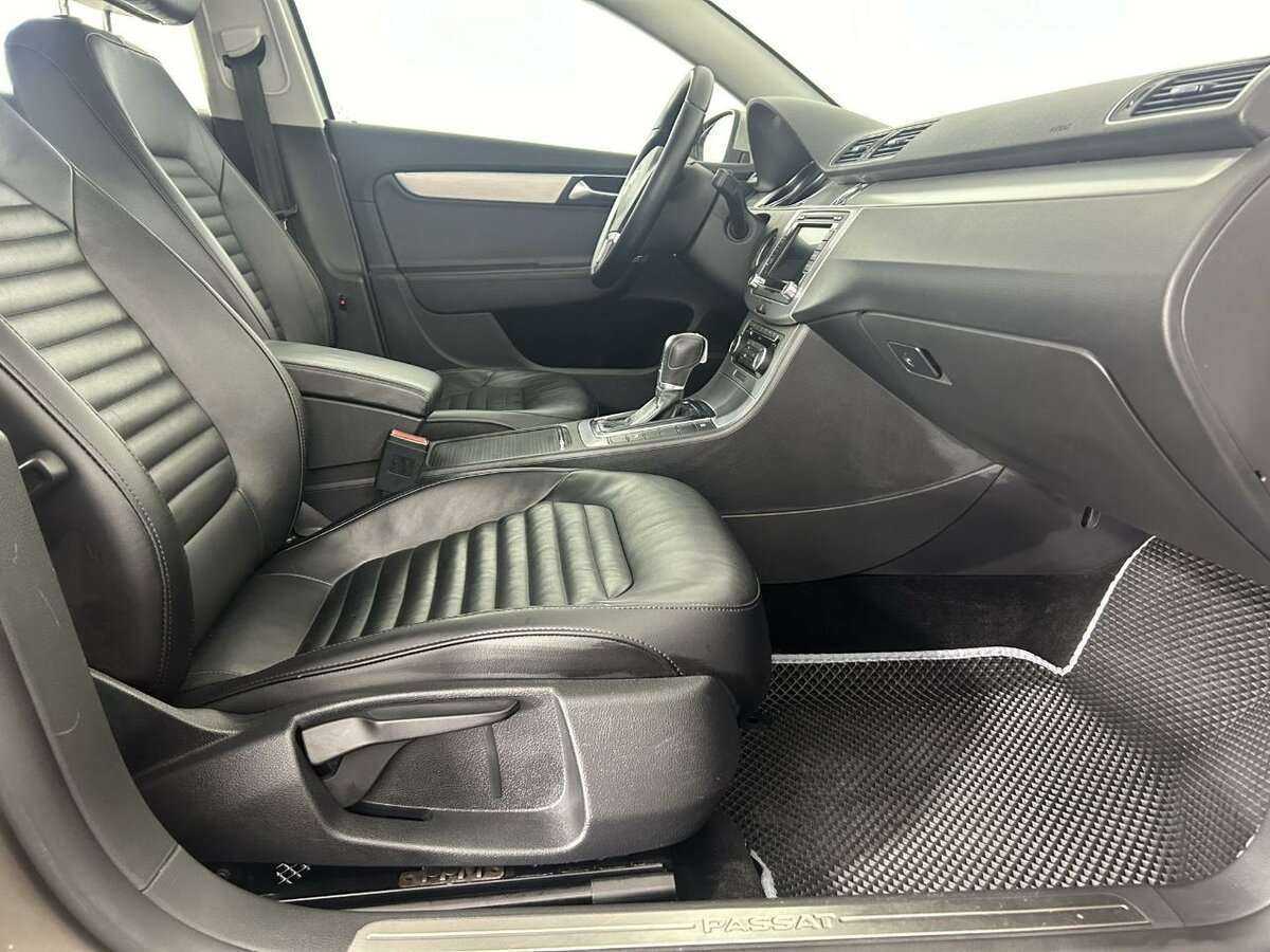 Б/У Фольксваген Пассат 2011 года. Фото: #13