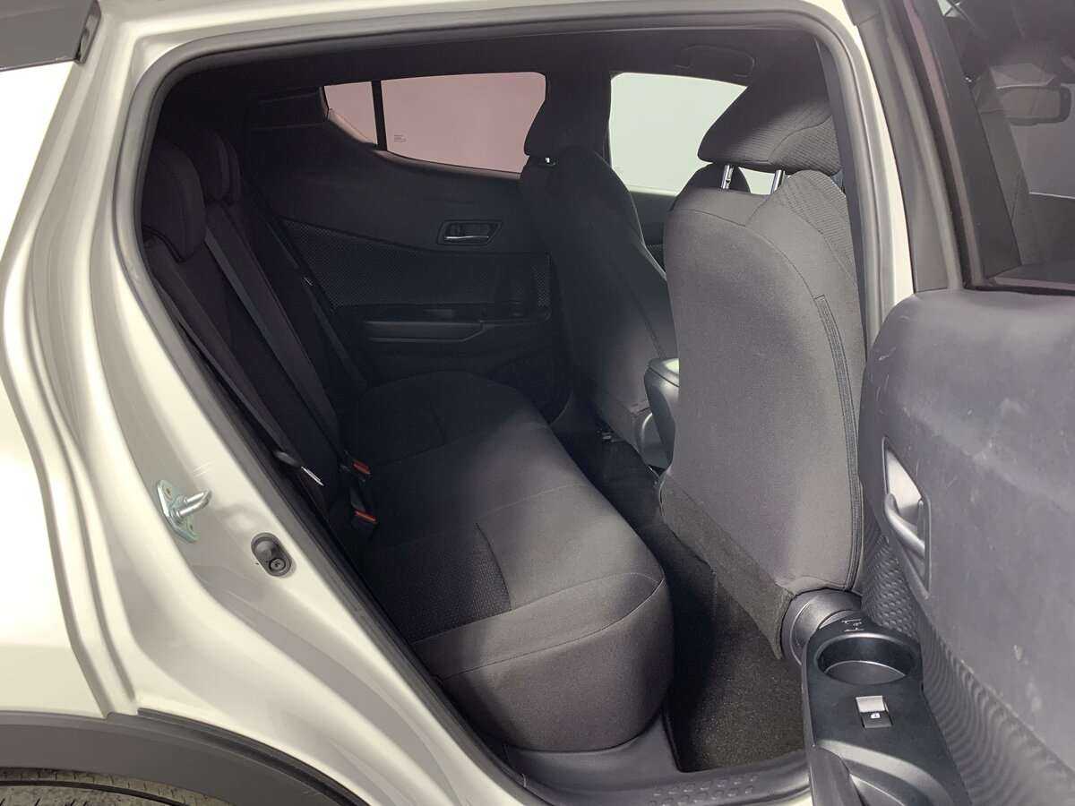 Б/У Тойота Ц-ШР 2019 года. Фото: #16