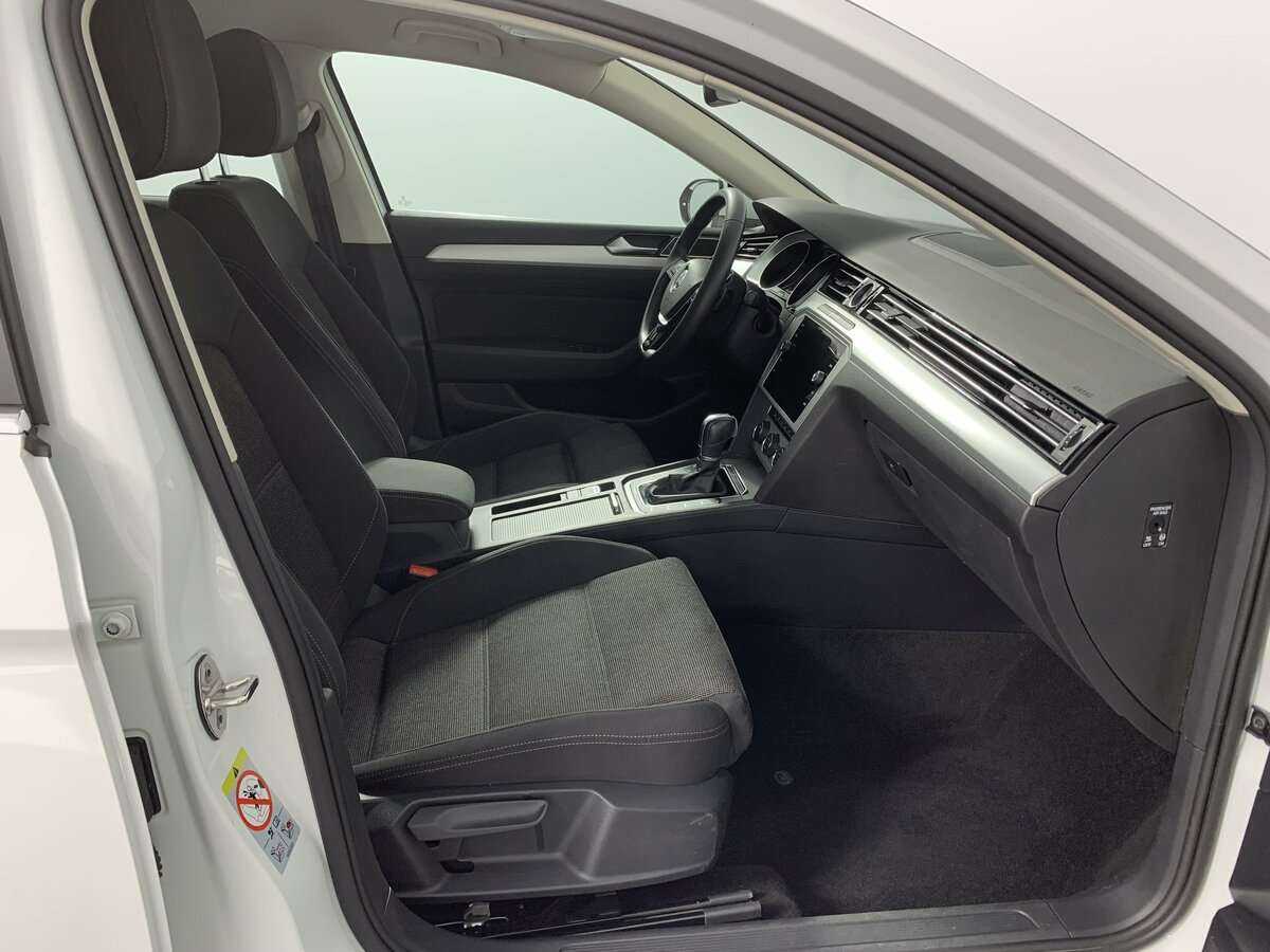 Б/У Фольксваген Пассат 2019 года. Фото: #14