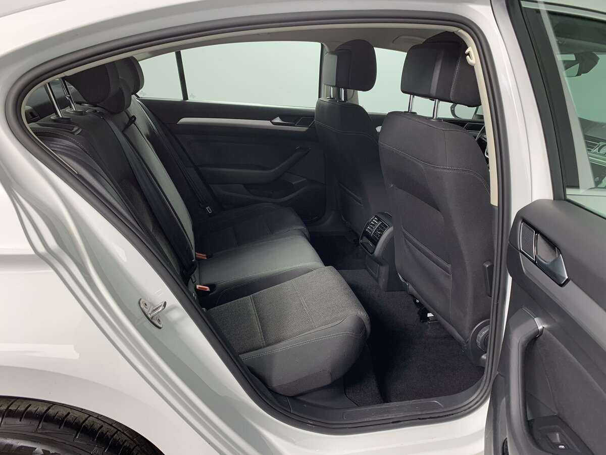 Б/У Фольксваген Пассат 2019 года. Фото: #15