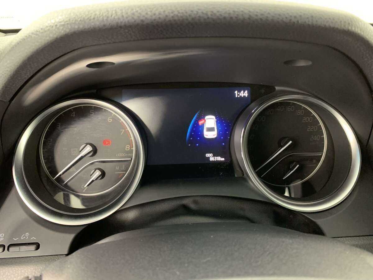 Б/У Тойота Камри 2021 года. Фото: #10