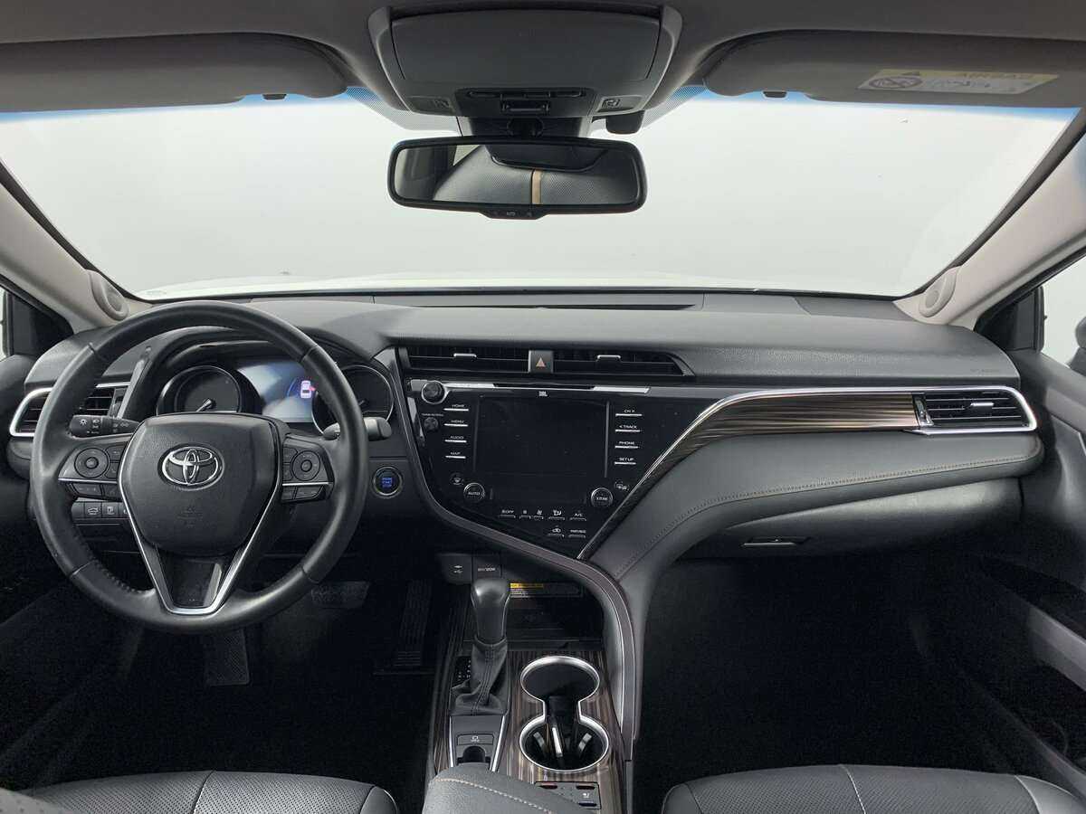 Б/У Тойота Камри 2021 года. Фото: #11