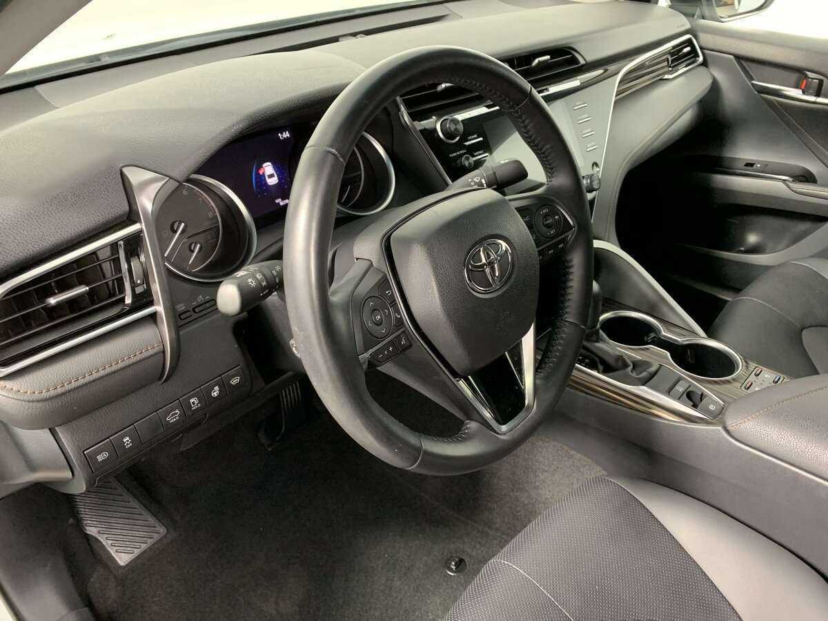 Б/У Тойота Камри 2021 года. Фото: #15