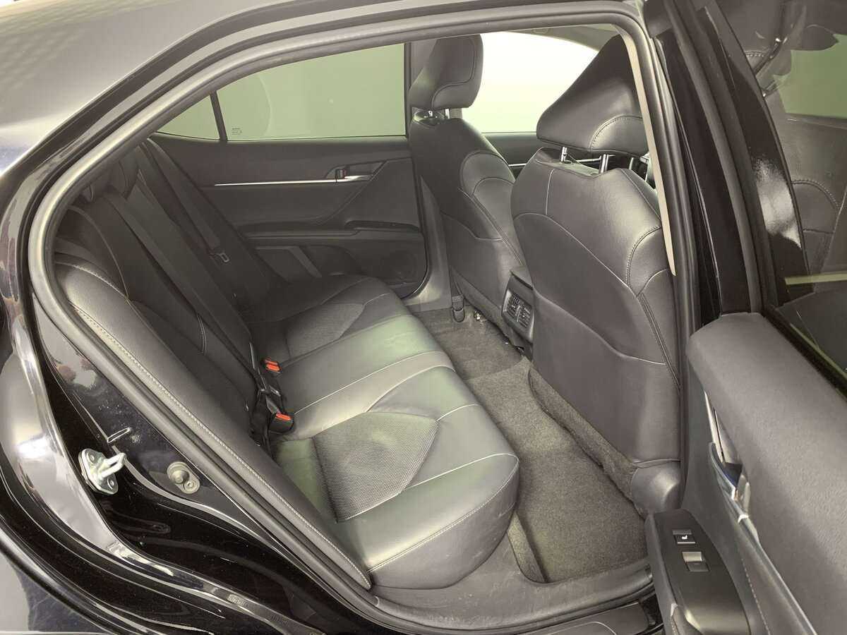 Б/У Тойота Камри 2021 года. Фото: #17