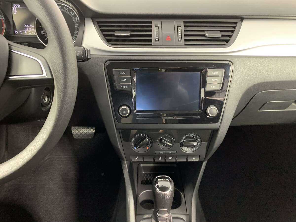 Б/У Шкода Рапид 2019 года. Фото: #11