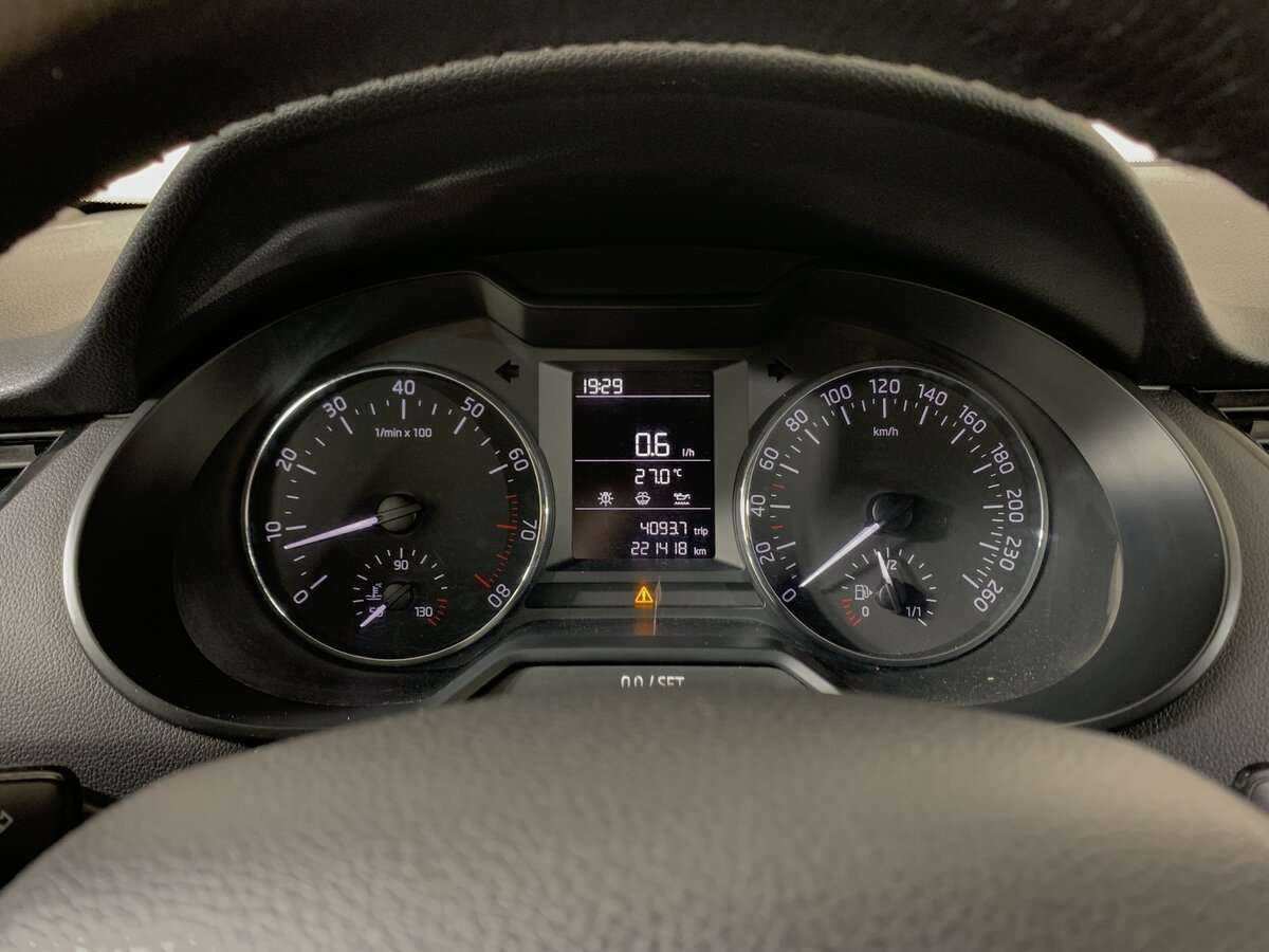 Б/У Шкода Октавия 2014 года. Фото: #11