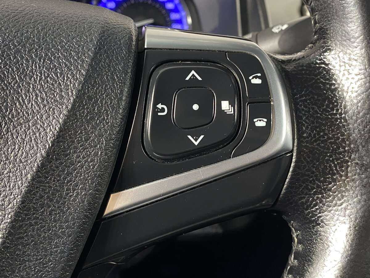 Б/У Тойота Камри 2017 года. Фото: #12