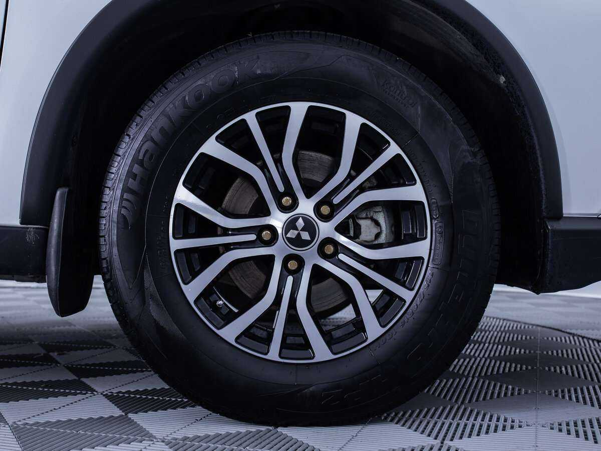 Б/У Митсубиши Оутлэндер 2020 года. Фото: #8