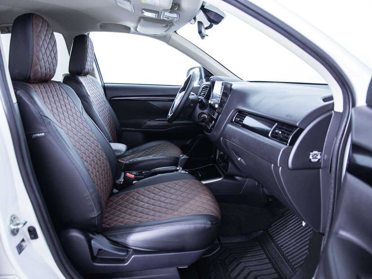 Б/У Митсубиши Оутлэндер 2020 года. Фото: #11