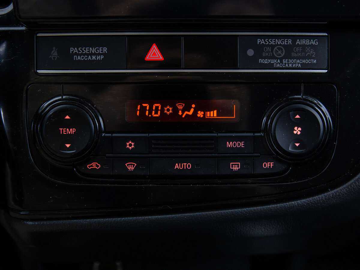 Б/У Митсубиши Оутлэндер 2020 года. Фото: #18