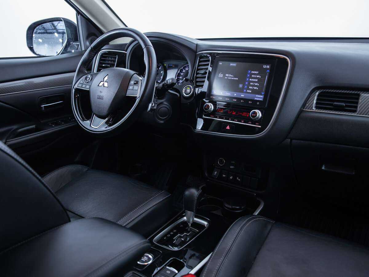 Б/У Митсубиши Оутлэндер 2021 года. Фото: #8