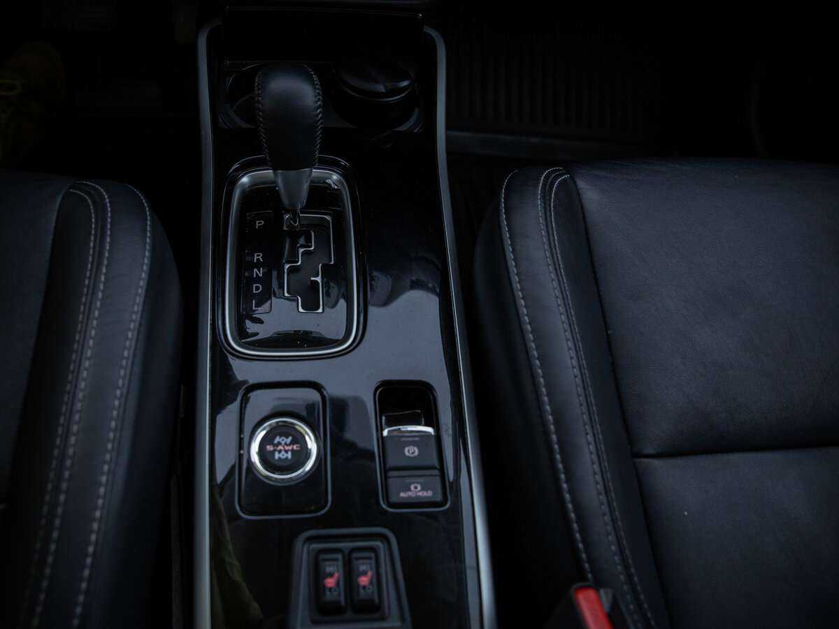 Б/У Митсубиши Оутлэндер 2021 года. Фото: #13