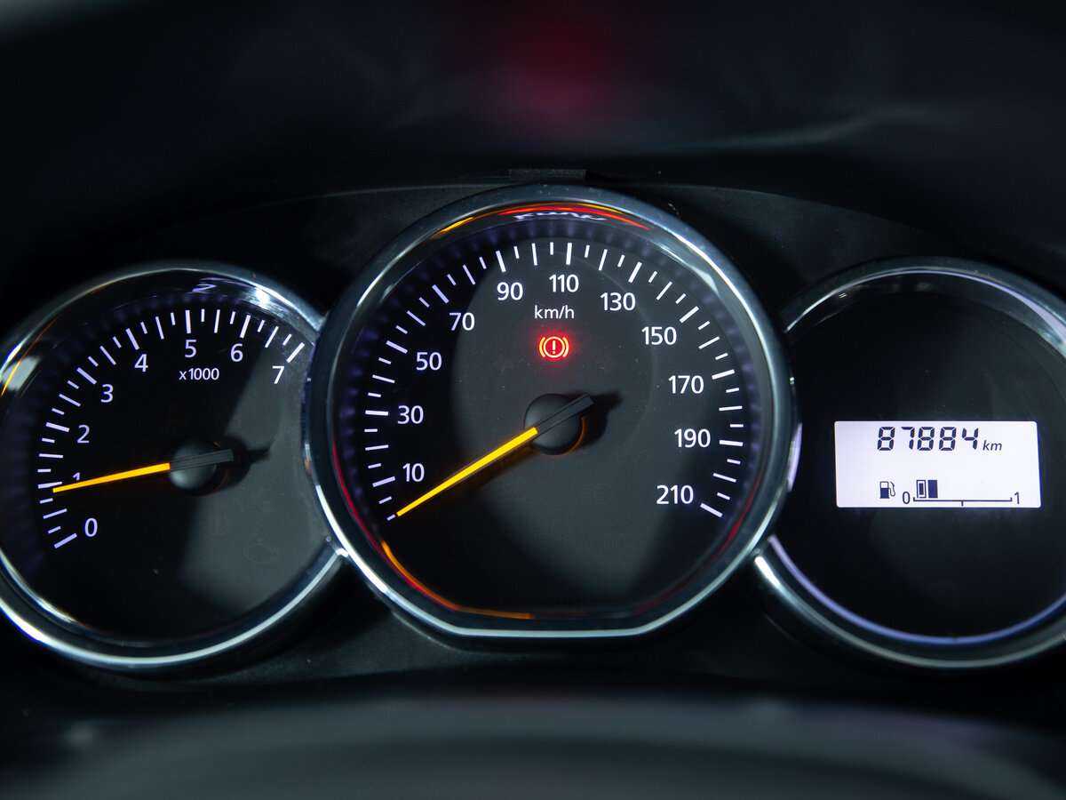 Б/У Рено Сандеро 2017 года. Фото: #10