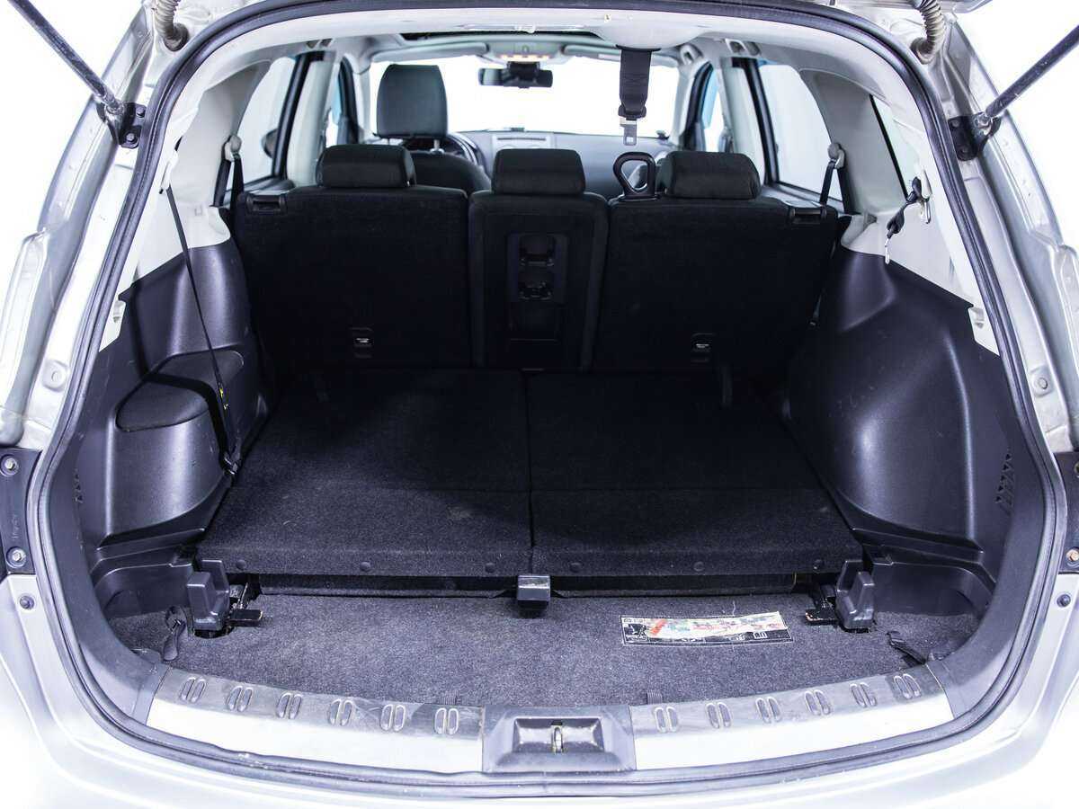 Б/У Ниссан Кашкай+2 2010 года. Фото: #9