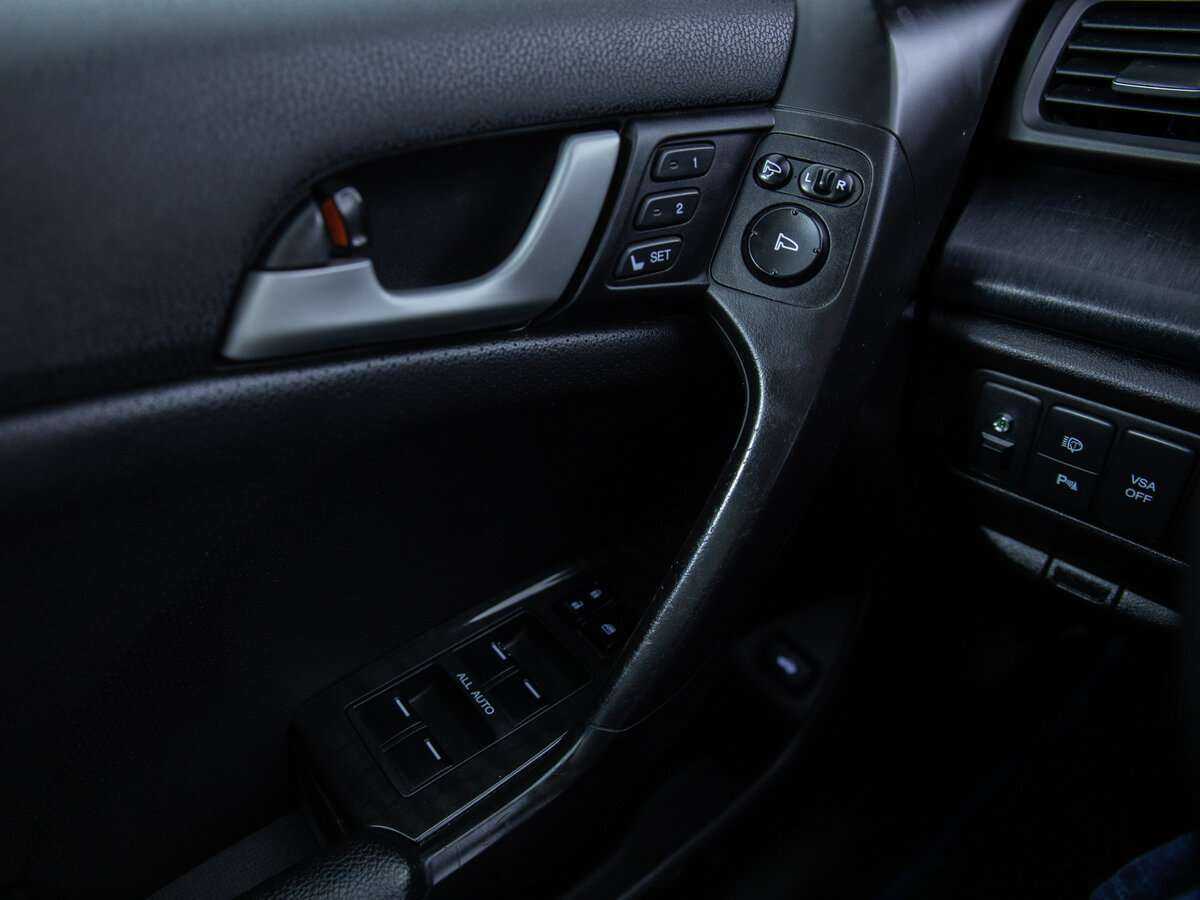 Б/У Хонда Аккорд 2008 года. Фото: #13