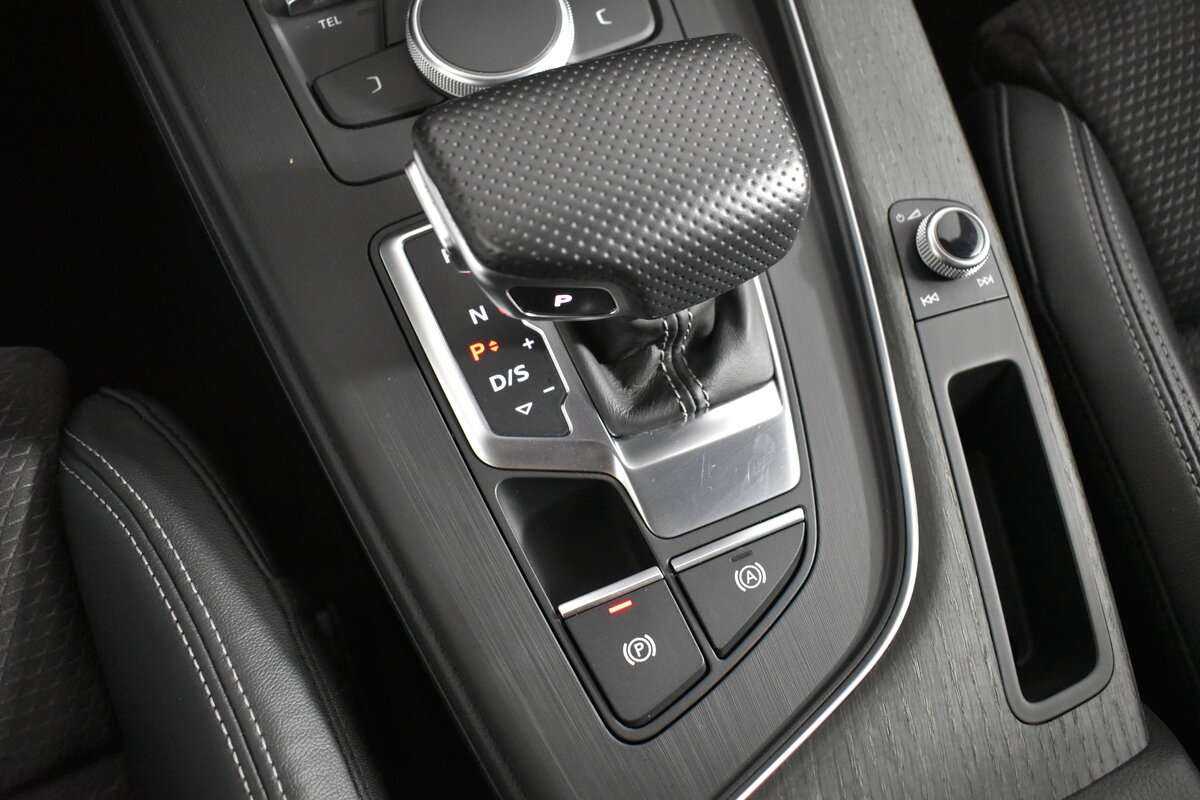 Б/У Ауди А4 2018 года. Фото: #17