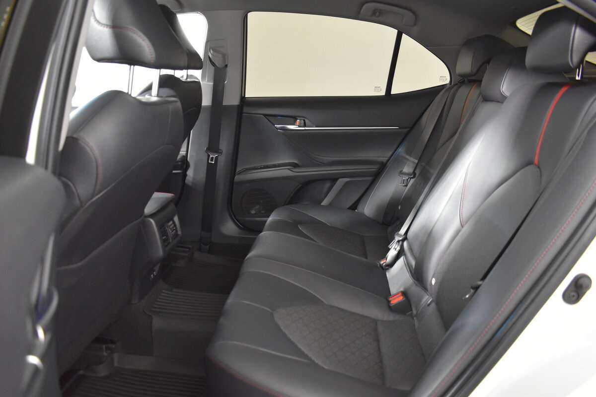 Б/У Тойота Камри 2021 года. Фото: #7