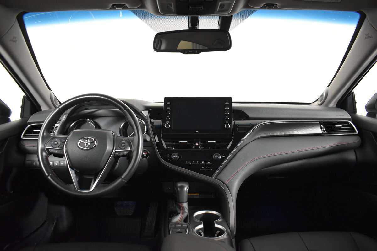 Б/У Тойота Камри 2021 года. Фото: #11