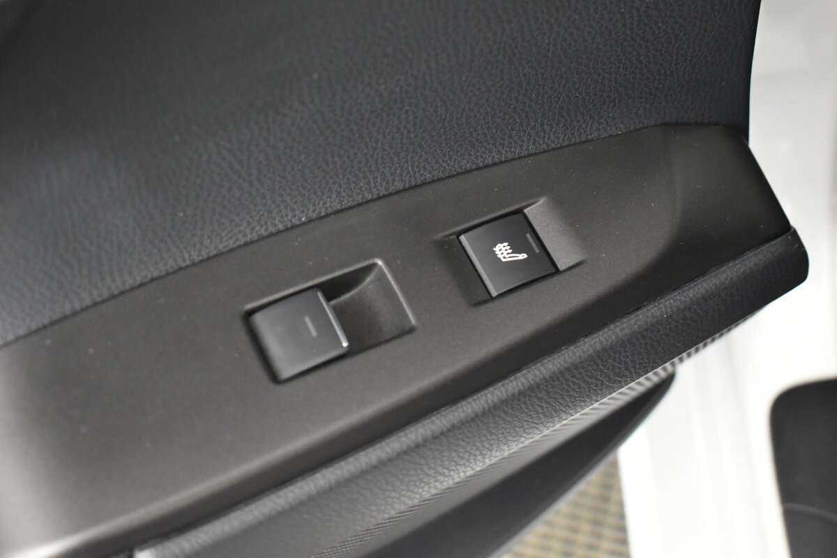 Б/У Тойота Камри 2021 года. Фото: #12