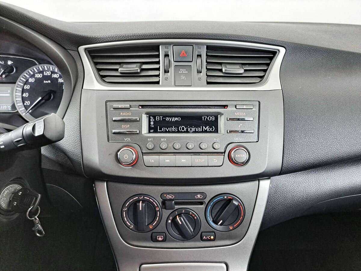 Б/У Ниссан Тиида 2015 года. Фото: #12