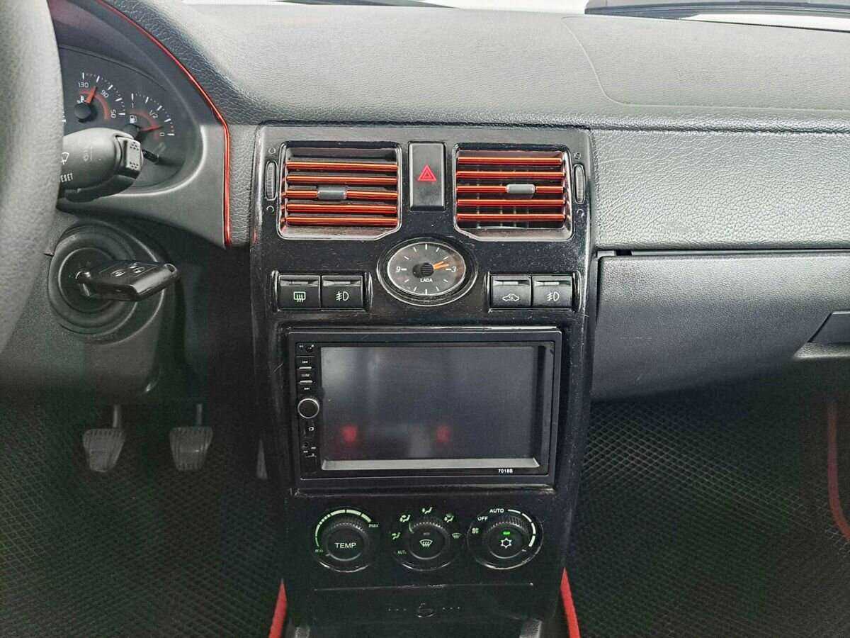 Б/У Лада (ВАЗ) Приора 2013 года. Фото: #12