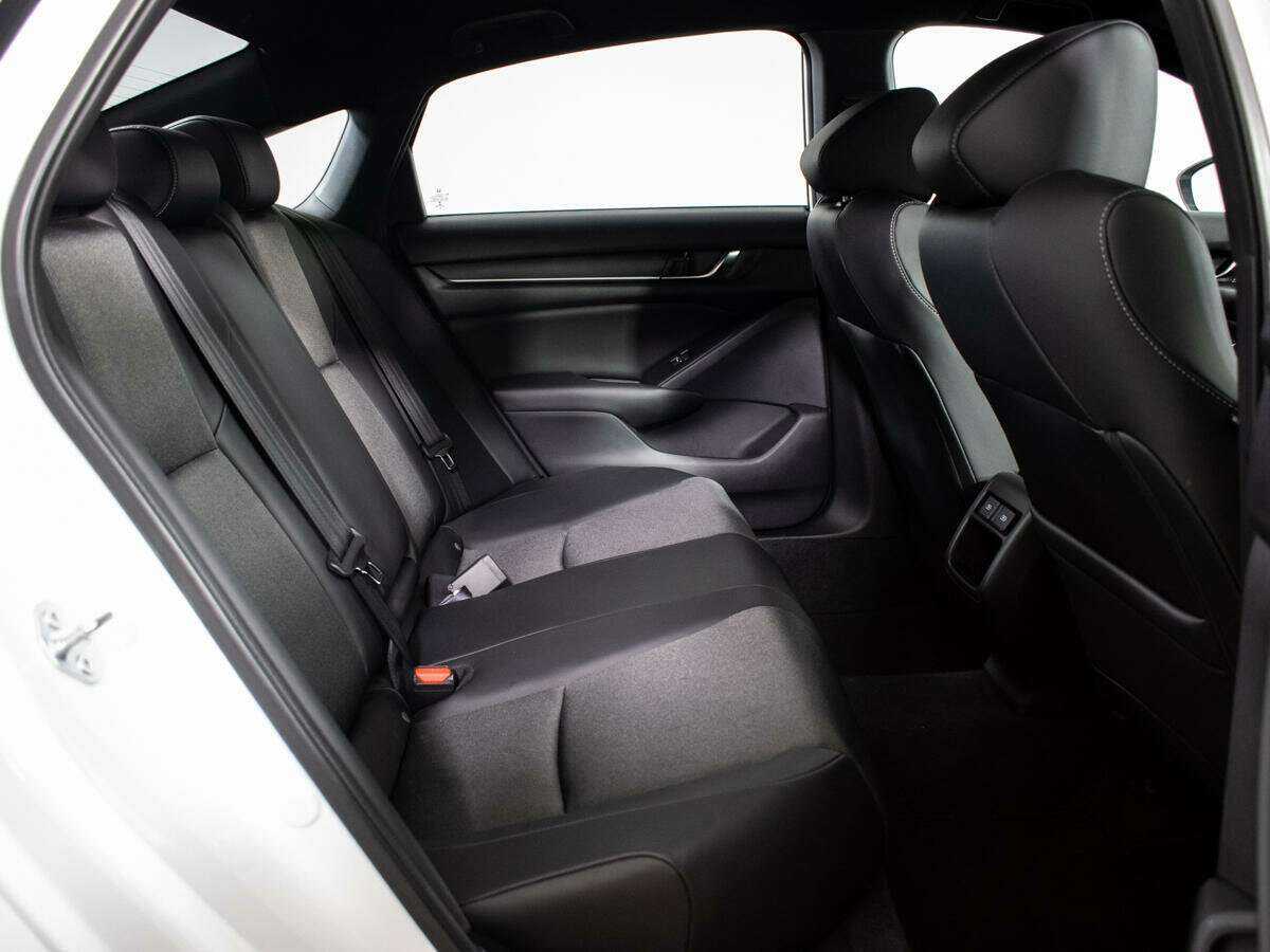 Б/У Хонда Аккорд 2022 года. Фото: #7