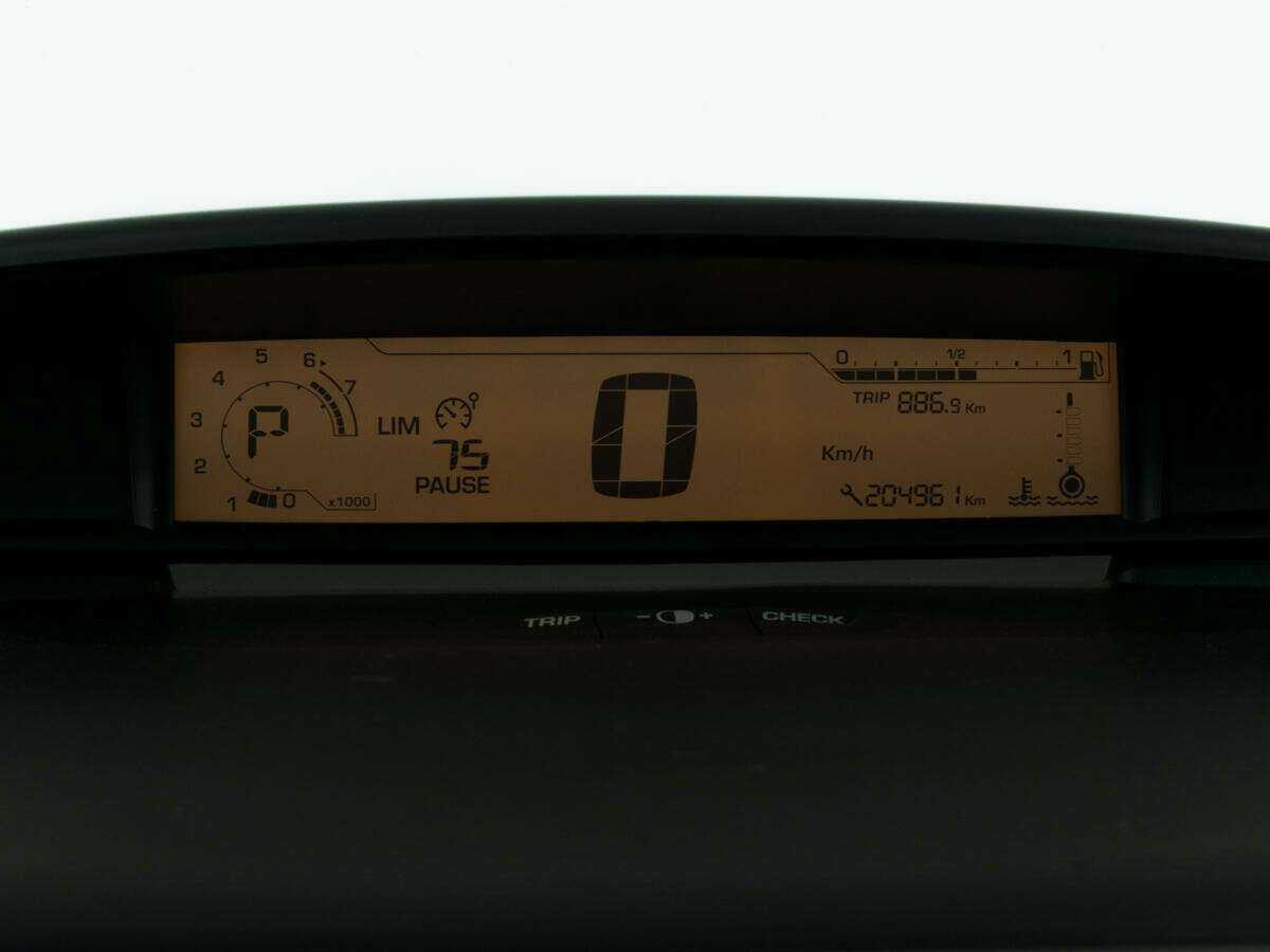 Б/У Ситроен Ц4 2010 года. Фото: #9