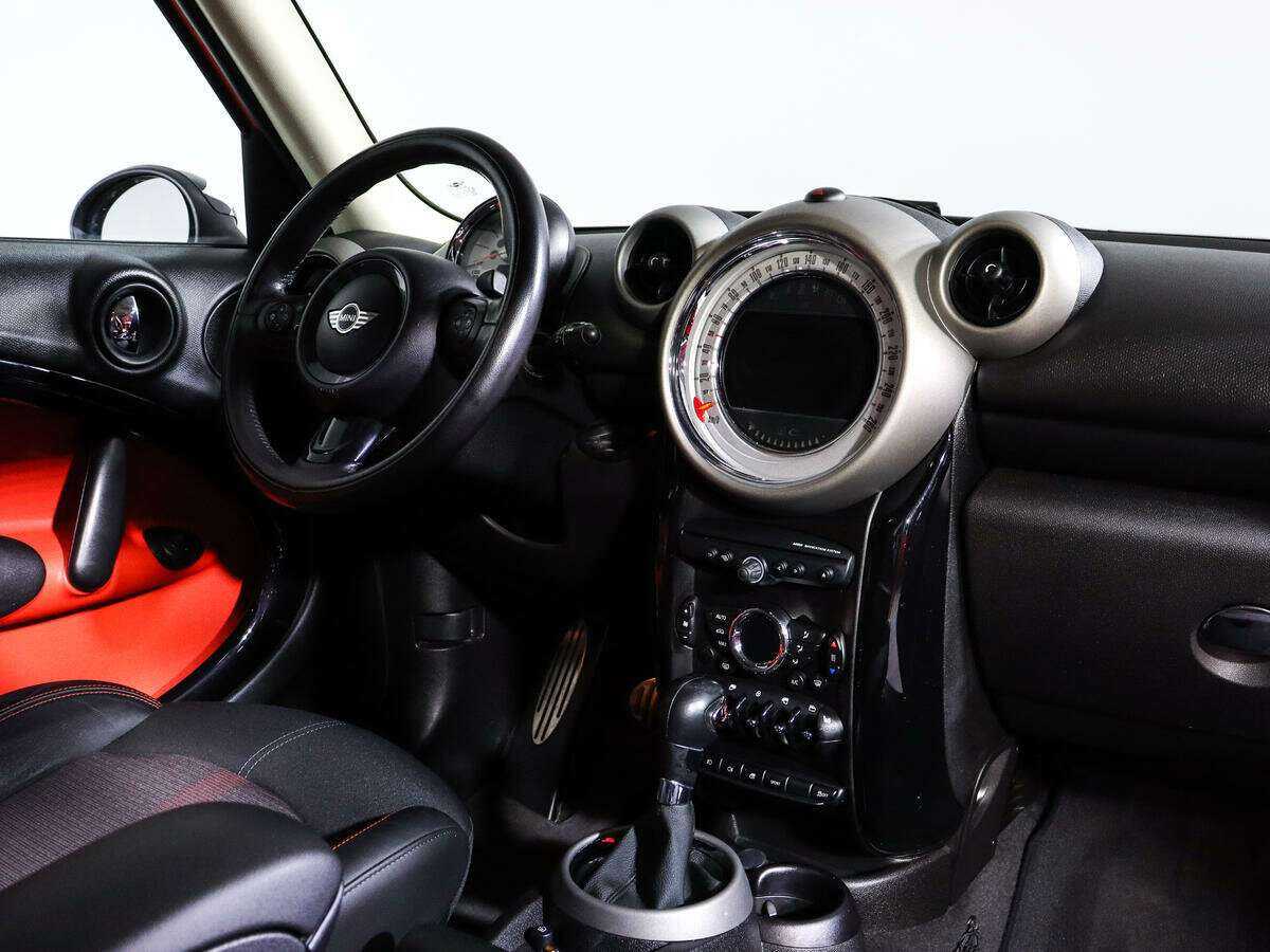 Б/У Мини Каунтримэн 2012 года. Фото: #6