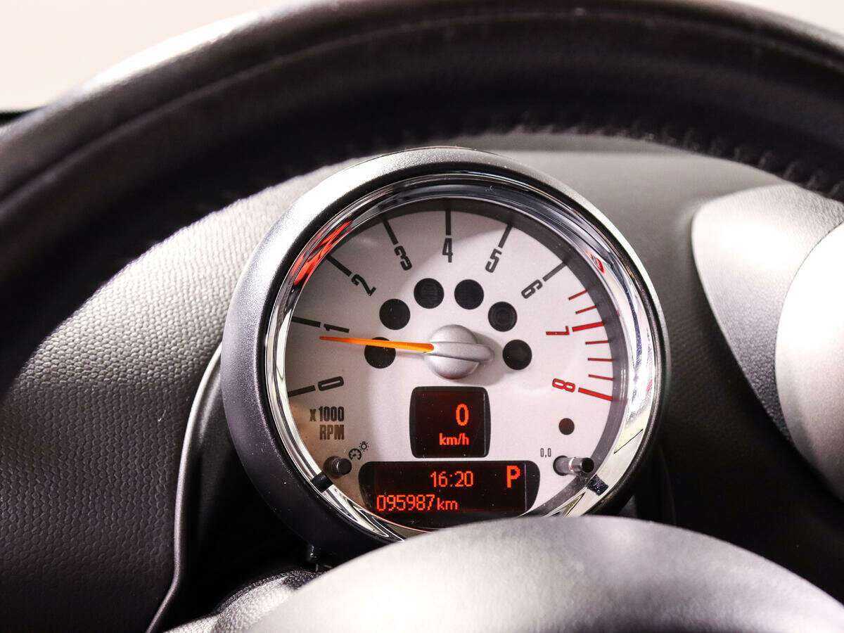 Б/У Мини Каунтримэн 2012 года. Фото: #8