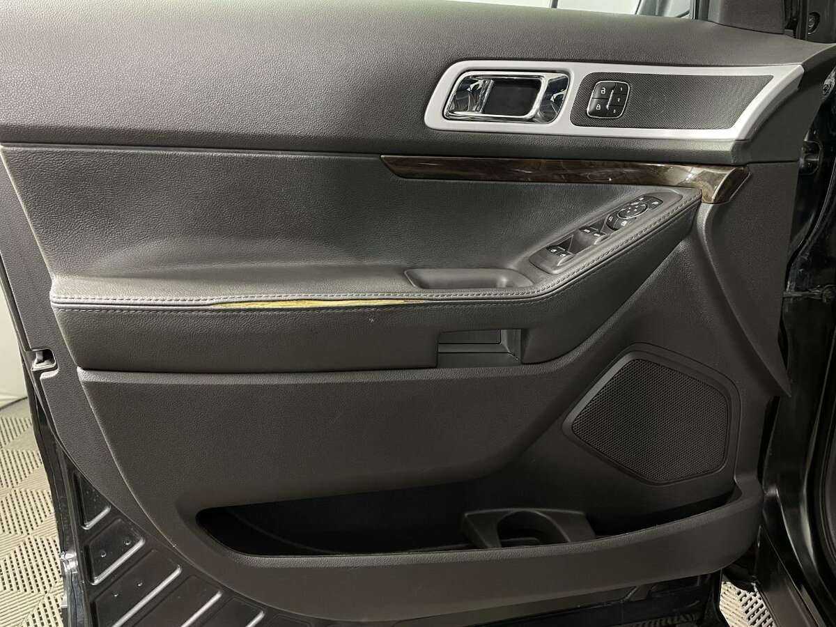 Б/У Форд Експлорер 2013 года. Фото: #7