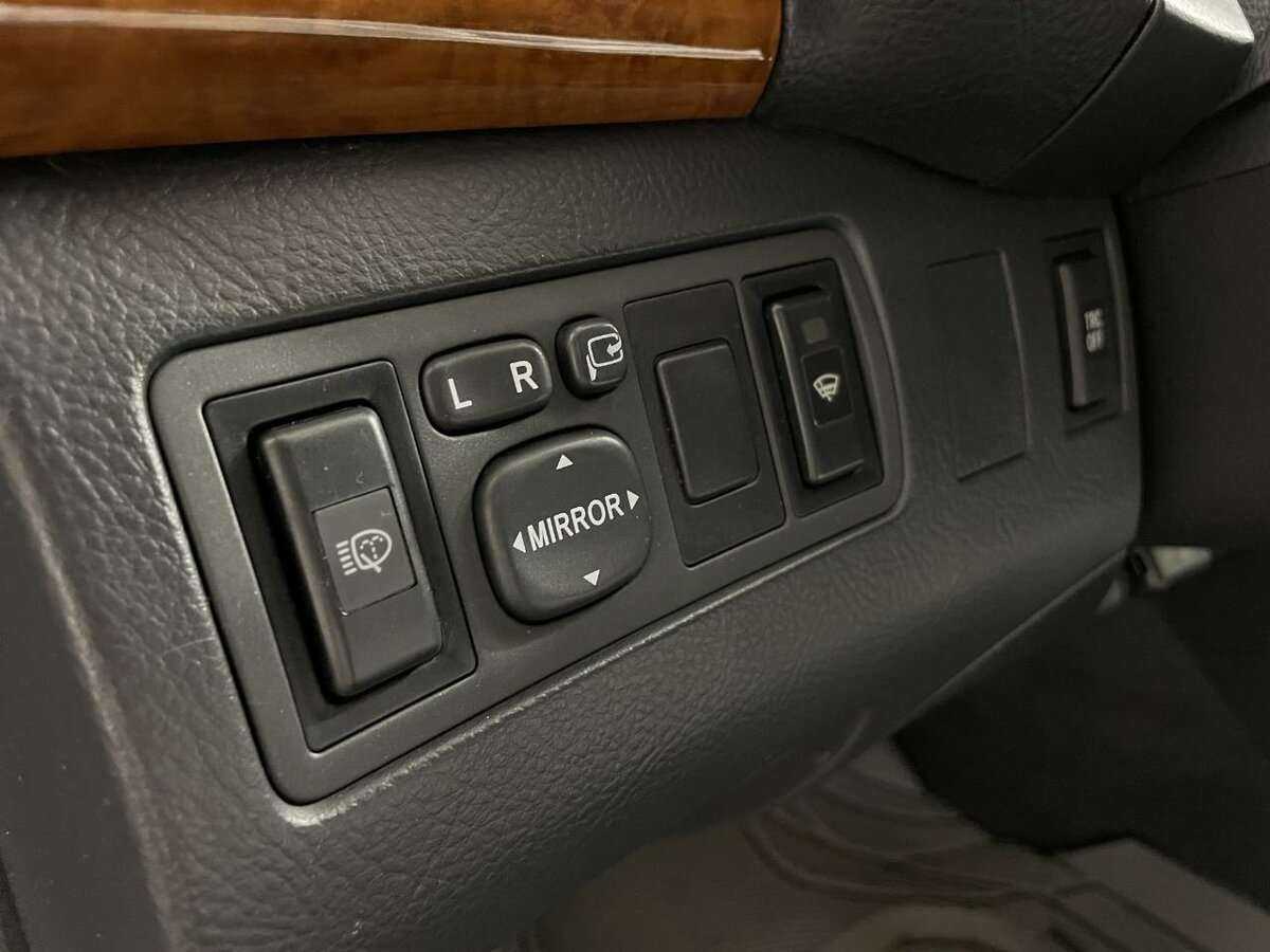 Б/У Тойота Авенсис 2008 года. Фото: #8