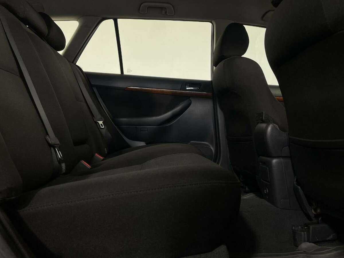 Б/У Тойота Авенсис 2008 года. Фото: #15