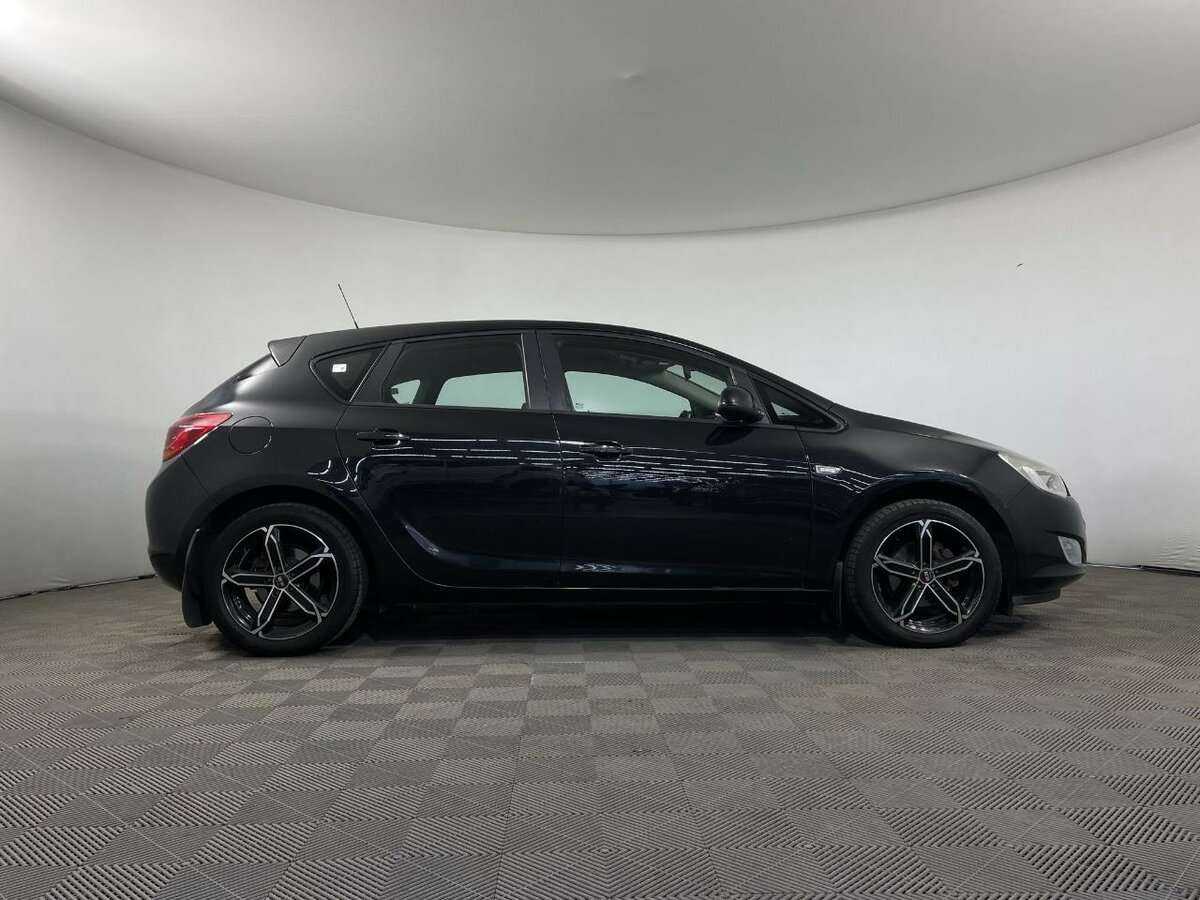 Б/У Опель Астра 2011 года. Фото: #3