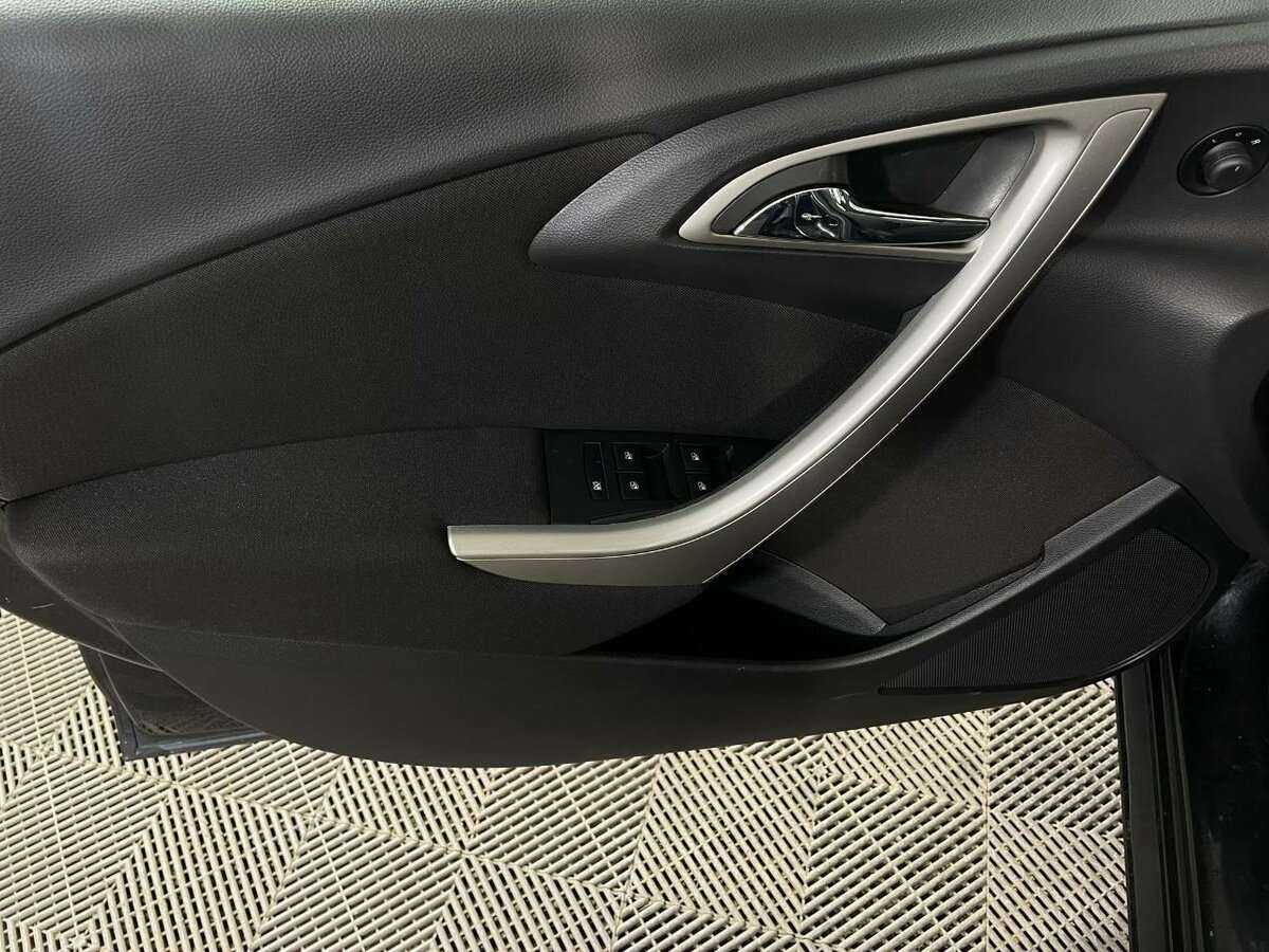 Б/У Опель Астра 2011 года. Фото: #7