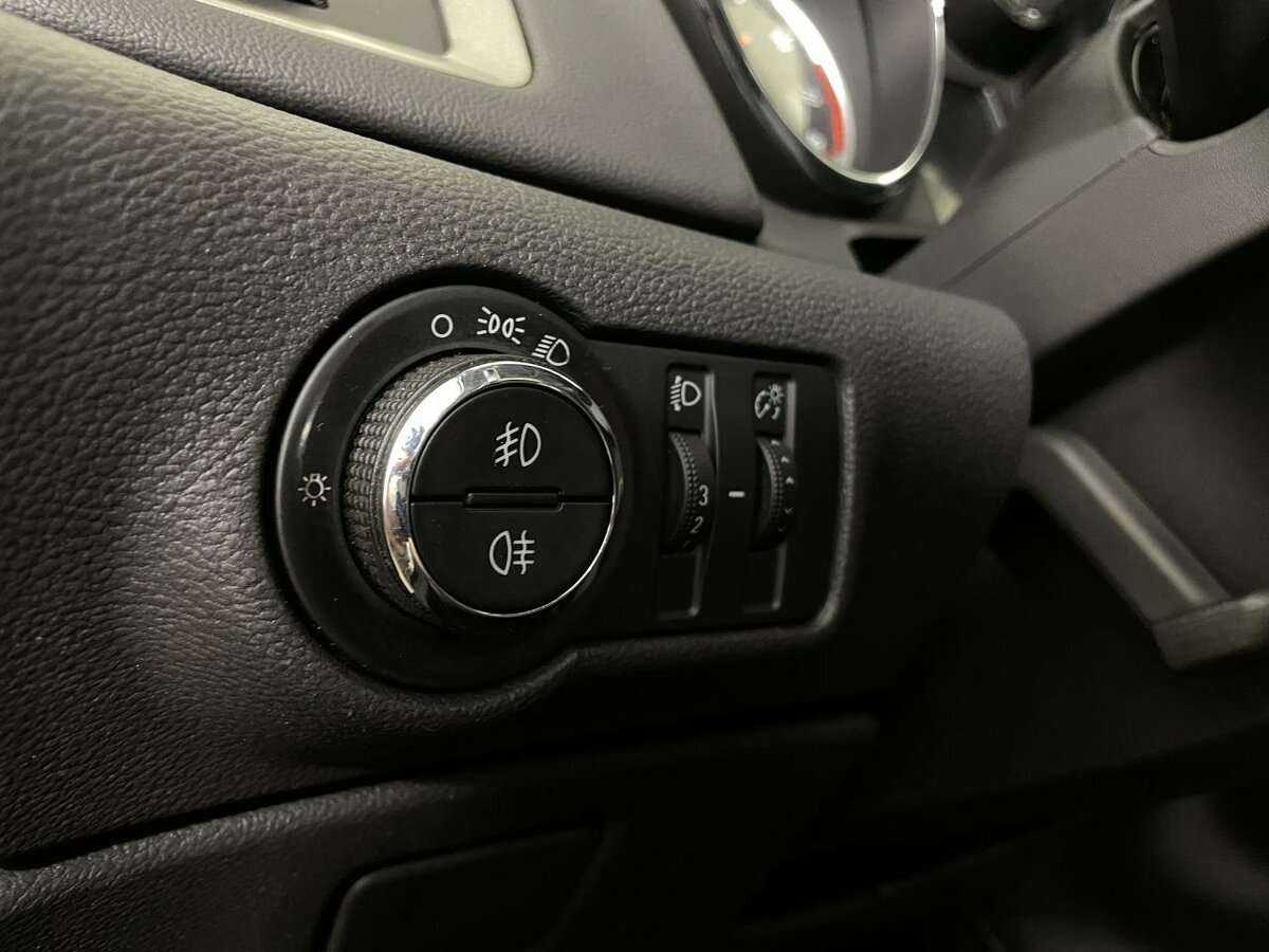 Б/У Опель Астра 2011 года. Фото: #8