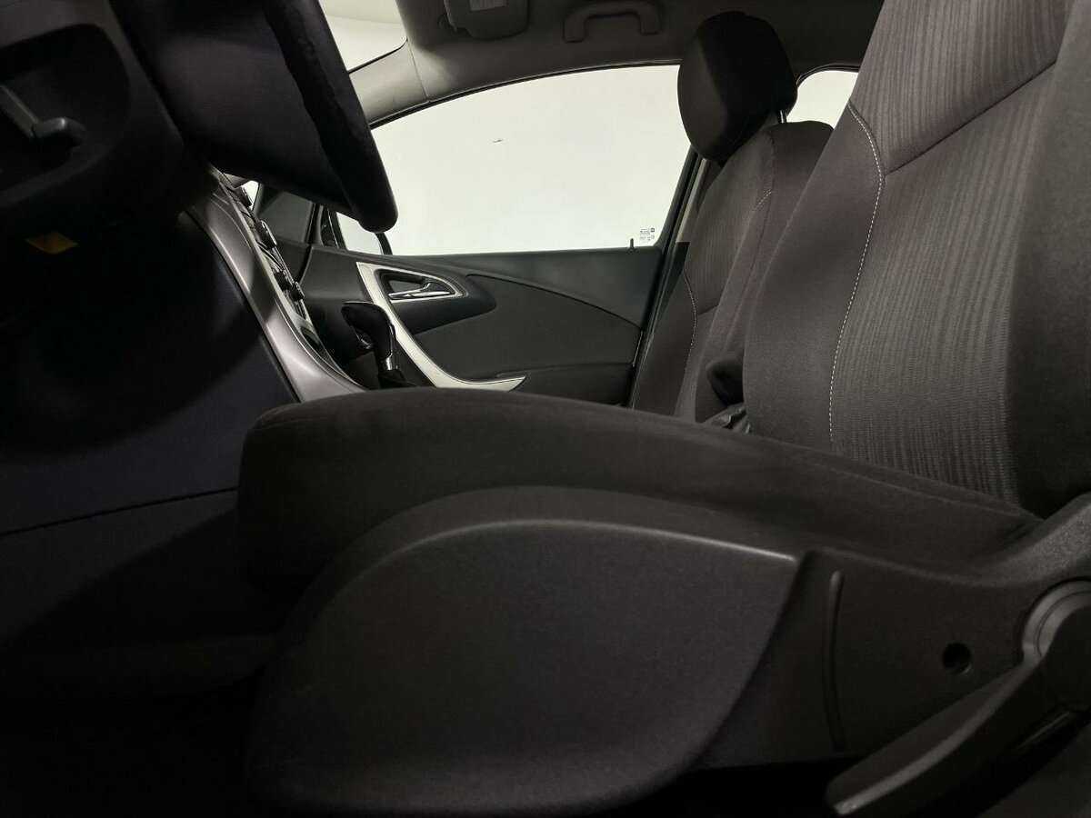 Б/У Опель Астра 2011 года. Фото: #9