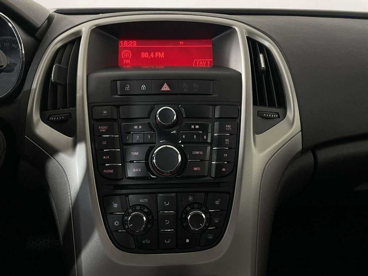 Б/У Опель Астра 2011 года. Фото: #11