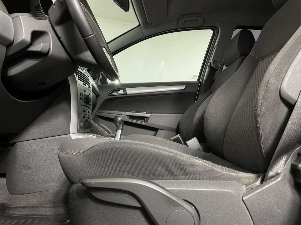 Б/У Опель Астра 2010 года. Фото: #8