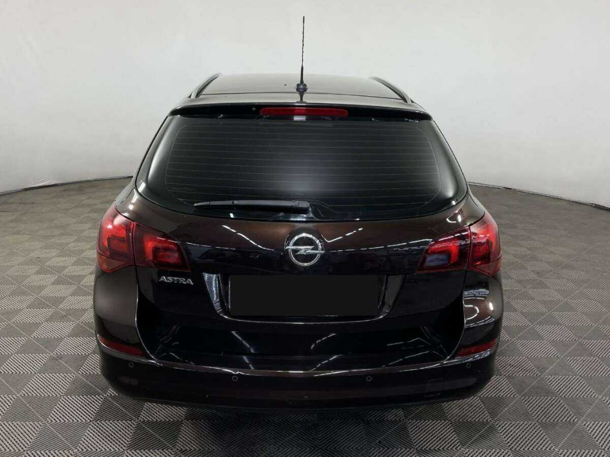 Б/У Опель Астра 2012 года. Фото: #2