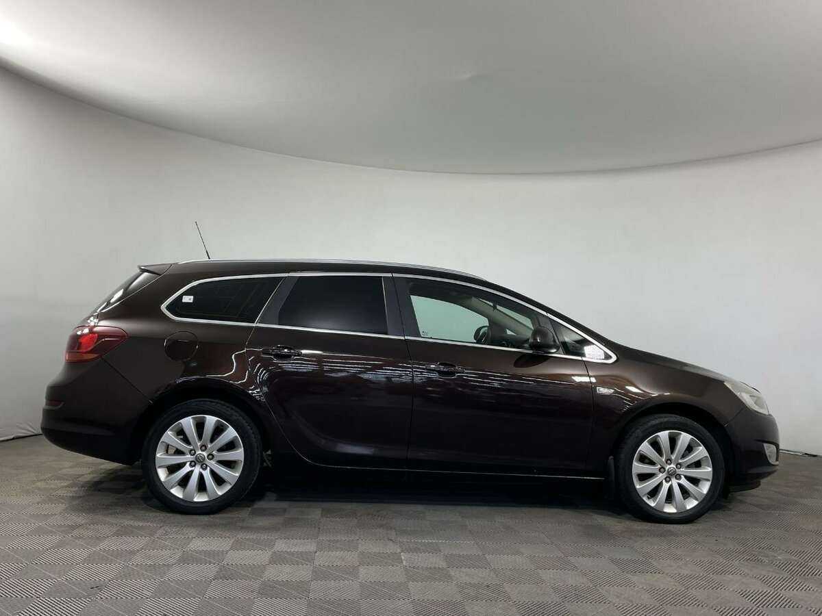 Б/У Опель Астра 2012 года. Фото: #3