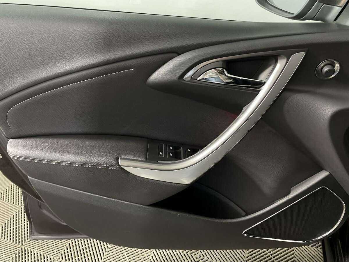 Б/У Опель Астра 2012 года. Фото: #7