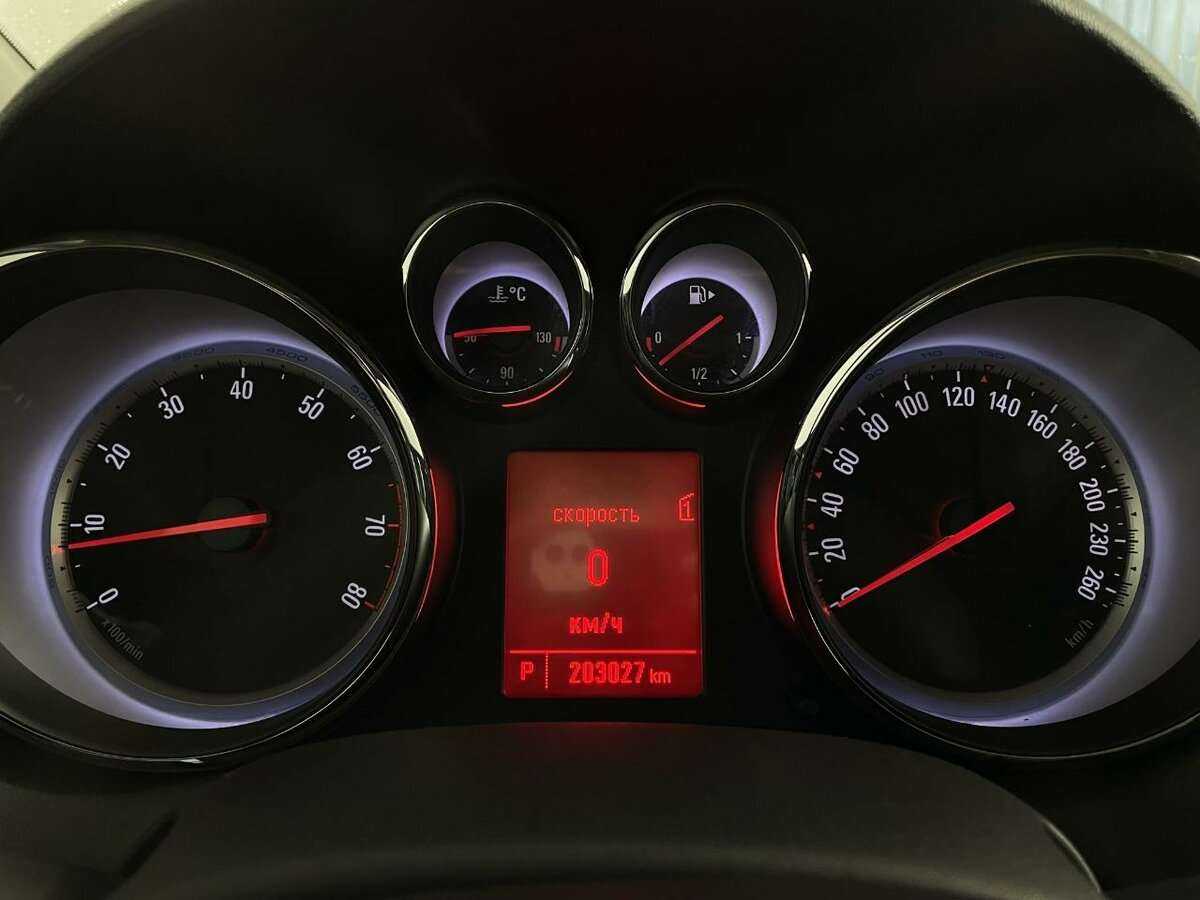 Б/У Опель Астра 2012 года. Фото: #10