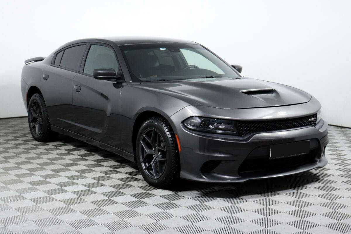 Б/У Додж Чарджер 2018 года. Фото: #2