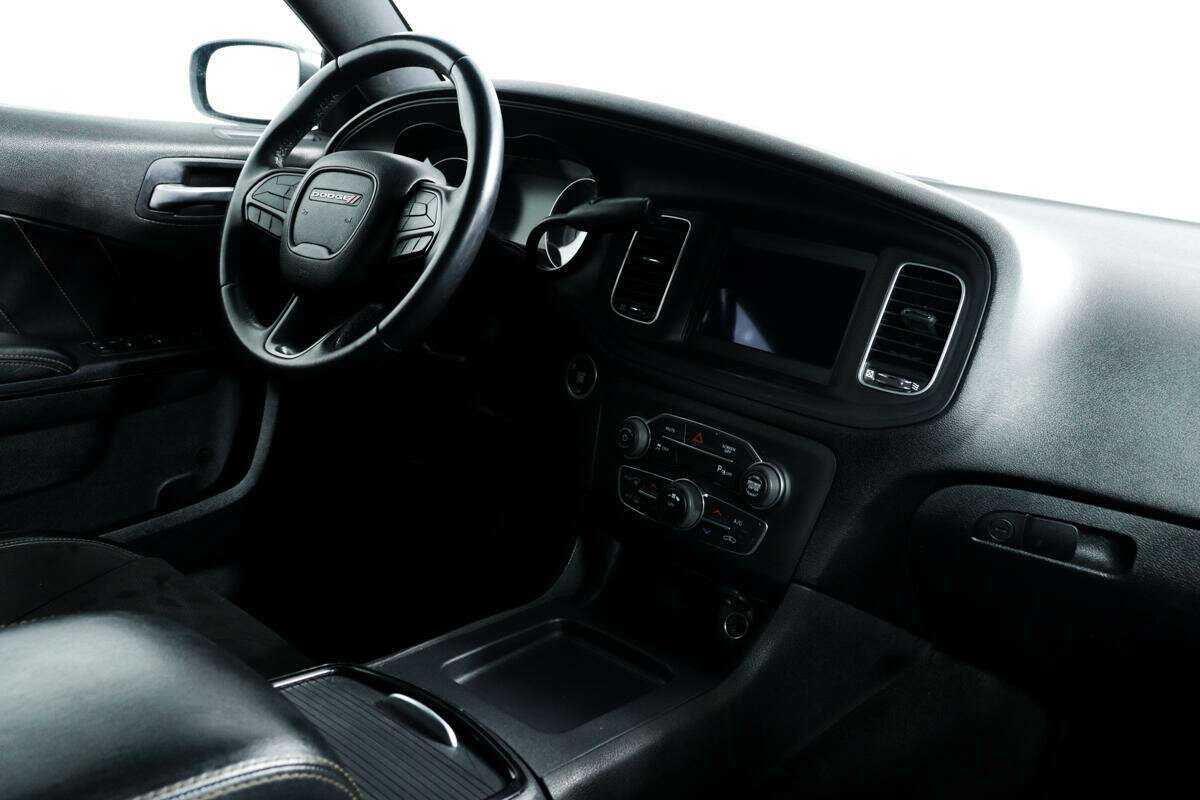 Б/У Додж Чарджер 2018 года. Фото: #8