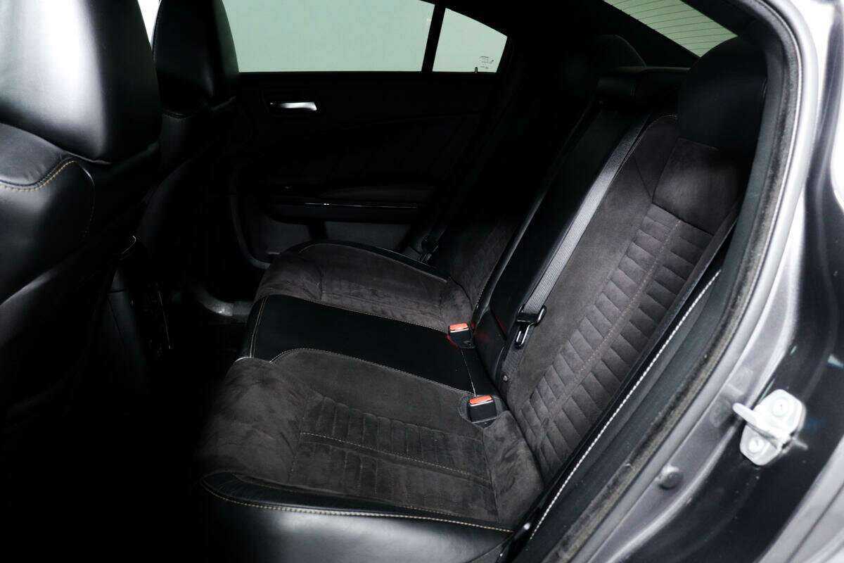 Б/У Додж Чарджер 2018 года. Фото: #11