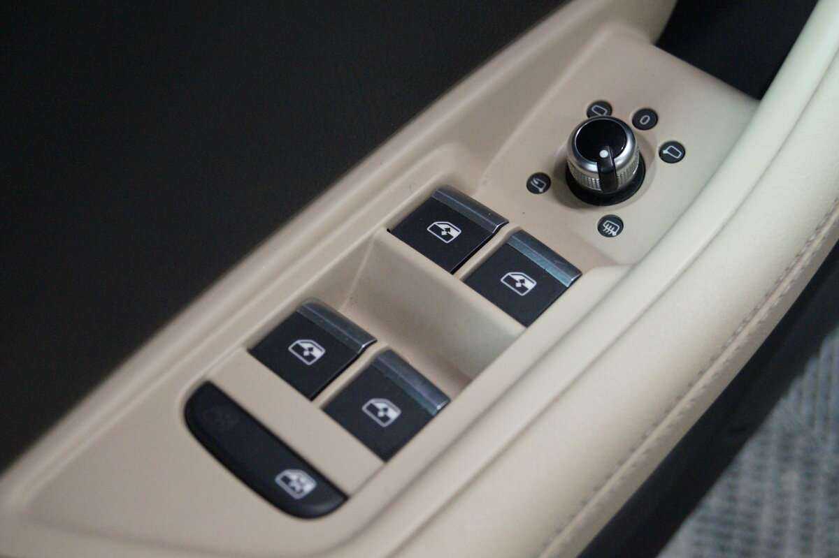 Б/У Ауди А4 Аллроад 2017 года. Фото: #8