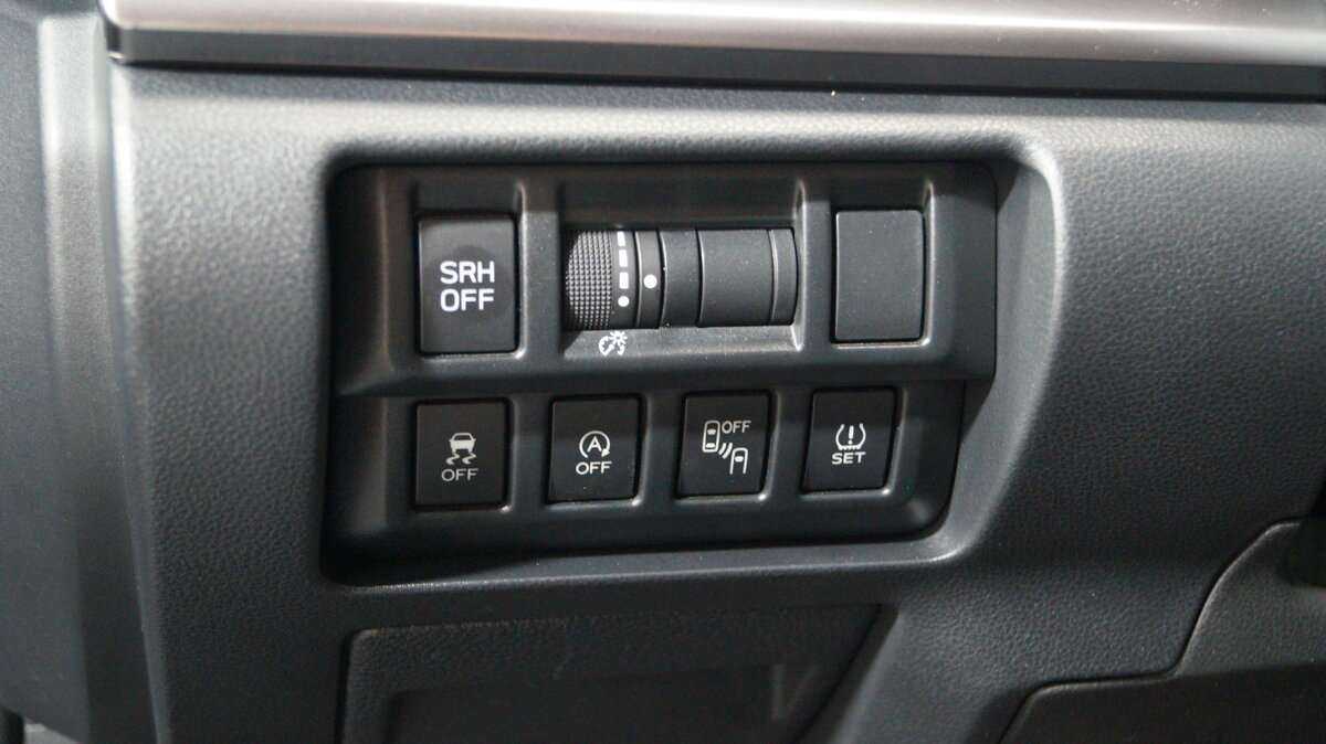 Б/У Субару ИксВи 2018 года. Фото: #11