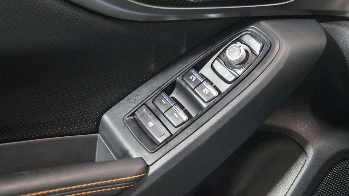 Б/У Субару ИксВи 2018 года. Фото: #12