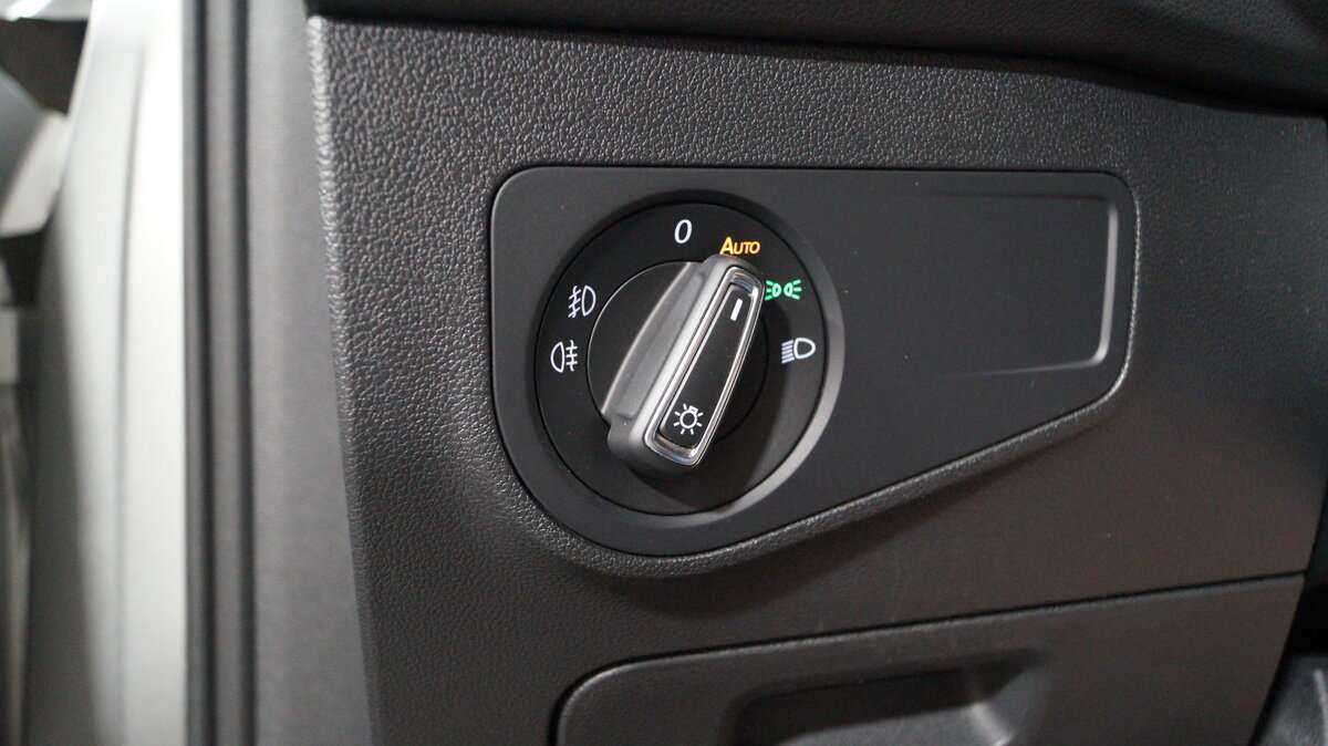 Б/У Фольксваген Тигуан 2018 года. Фото: #12